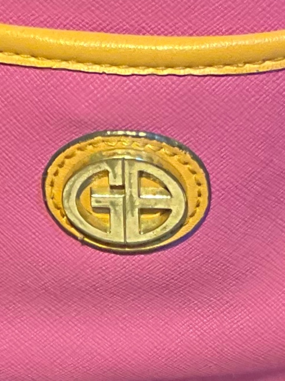 Gianni Bini pink crossbody mail bag.   5-A1c - Picture 5 of 14